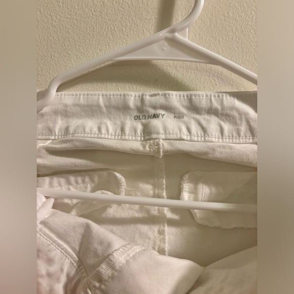 Old Navy White Jeans Size Small - Picture 3 of 8